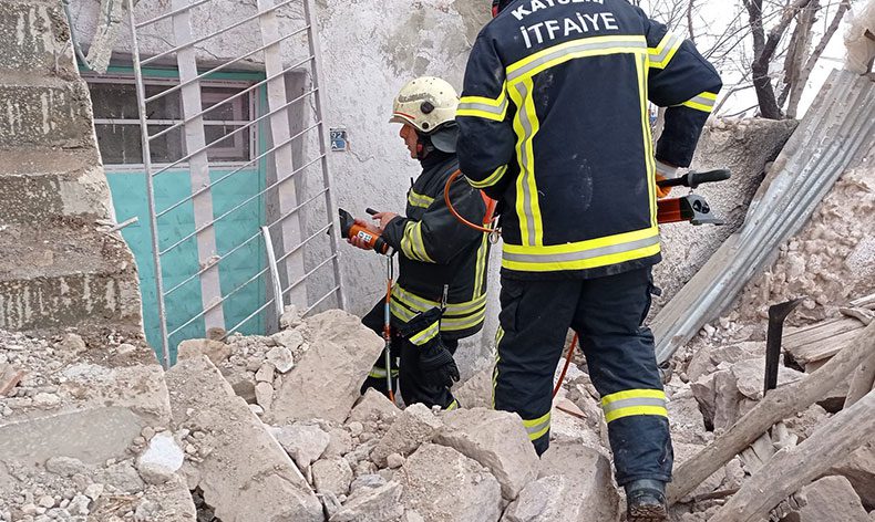 Kayseri’de tüp bomba gibi patladı