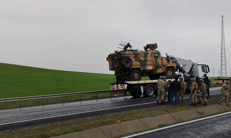 Zırhlı askeri araç devrildi, 6 asker yaralı