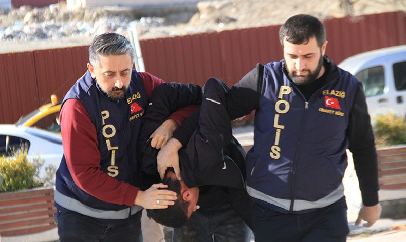 Elazığ’da polisi bıçaklayan şüpheli tutuklandı