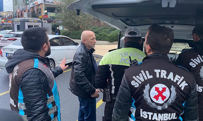 Servis şoföründen gazetecilere hakaret