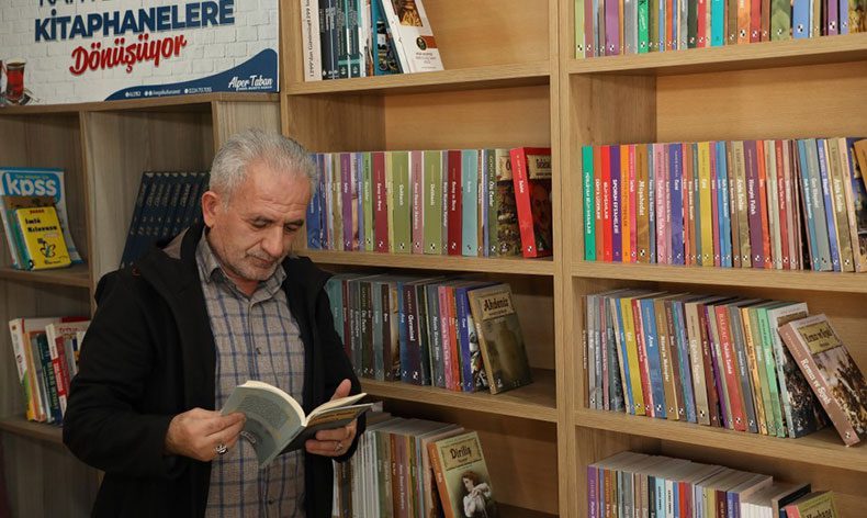 Kahvehaneler kitap haneye dönüşüyor