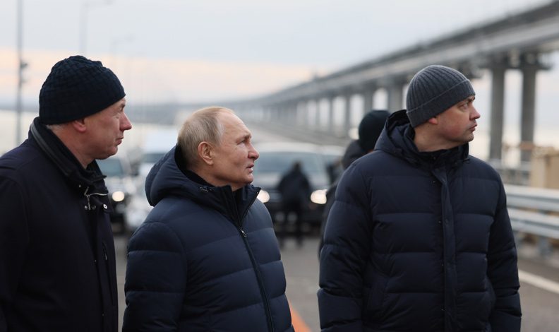Putin saldırı sonrası onarılan Kırım Köprüsü’nü ziyaret etti