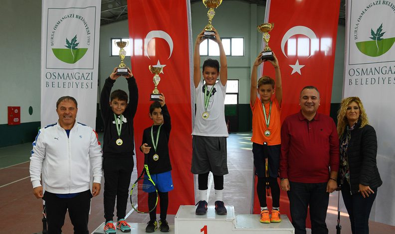 Tenis Kış Kupası nefes kesti
