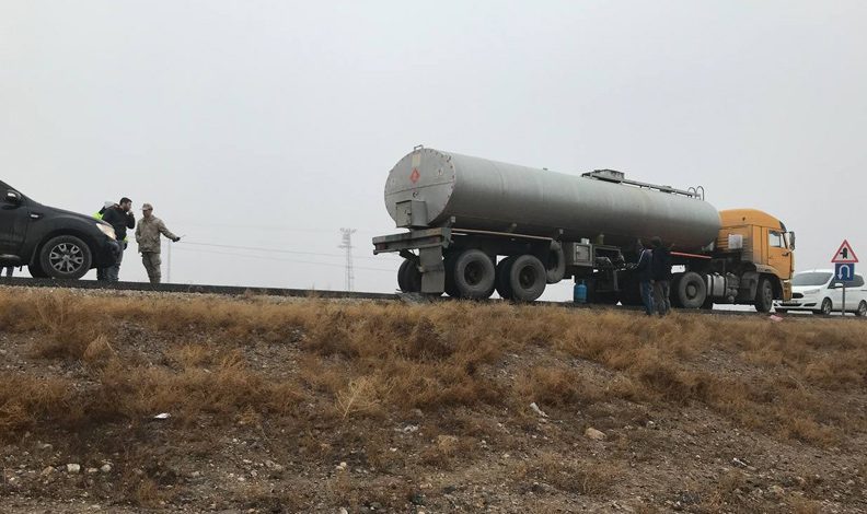 Iğdır’da ticari araç yakıt tankerine çarptı: 6 yaralı