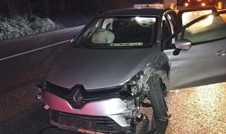 Bursa’da otomobil bariyerlere çarptı: 6 yaralı