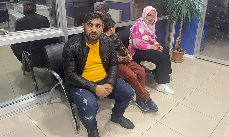 Ailecek dileniyorlardı, zabıta yakaladı