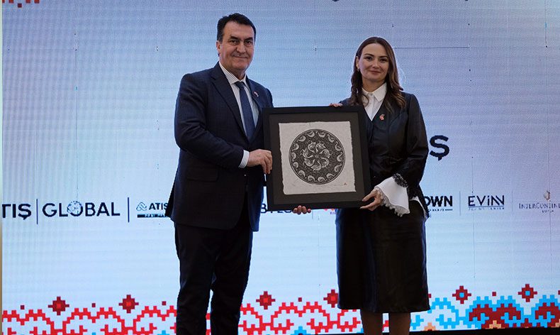 Bakü’de kardeş buluşması