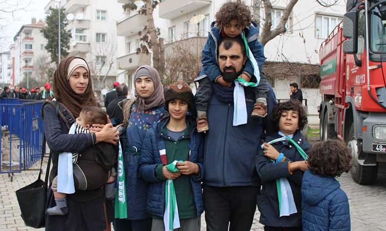 6 çocuğuyla Fransa’dan geldi