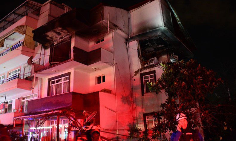 Kocaeli’de 3 katlı binada patlama