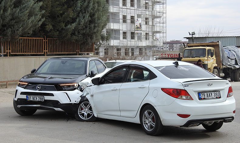 Kilis’te trafik kazası: 3 yaralı