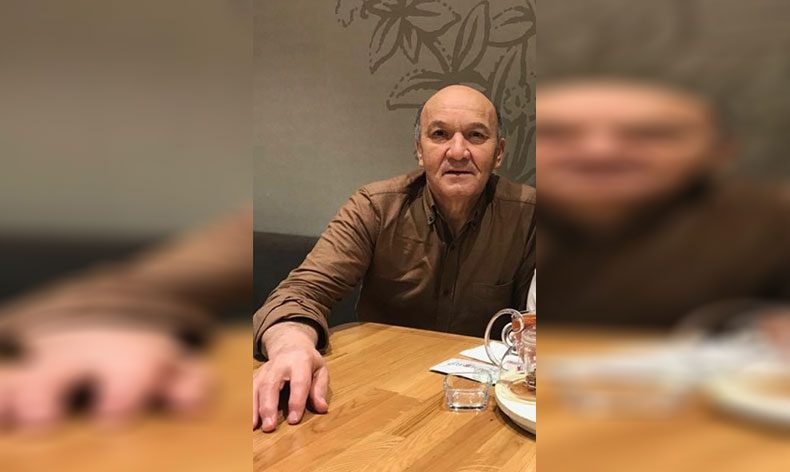 Çatıya çıkınca babasının cesedi ile karşılaştı
