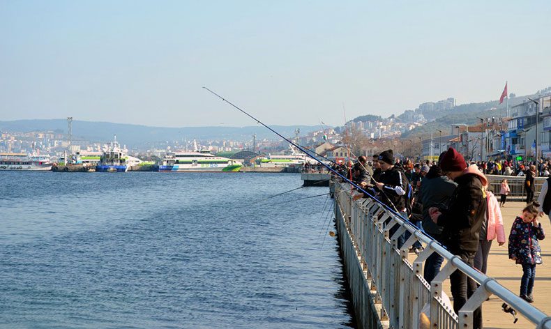 Mudanya sahil doldu taştı