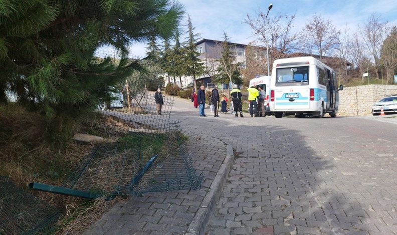 Bursa’da minibüsten atlayan kadın yaralandı