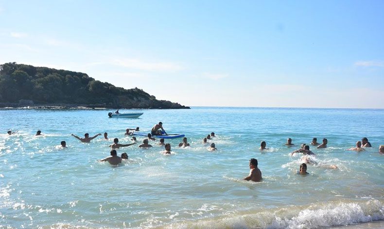 Mersin’liler 2023’ü denize girerek karşıladı