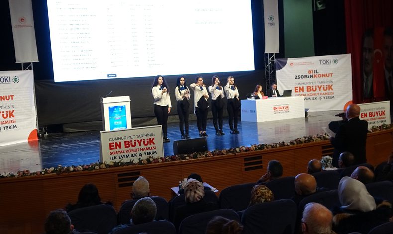 Bursa’da TOKİ kura heyecanı