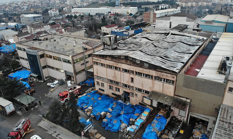 Cam fabrikasındaki tahribat ortaya çıktı
