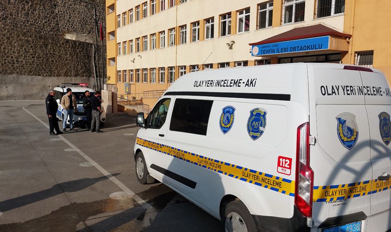 17 yaşındaki çocuk, annesini öldürdü