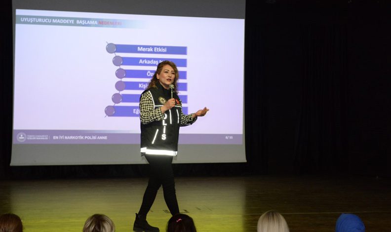 İnegöl’de “En İyi Narkotik Polisi Anne” projesi anlatıldı