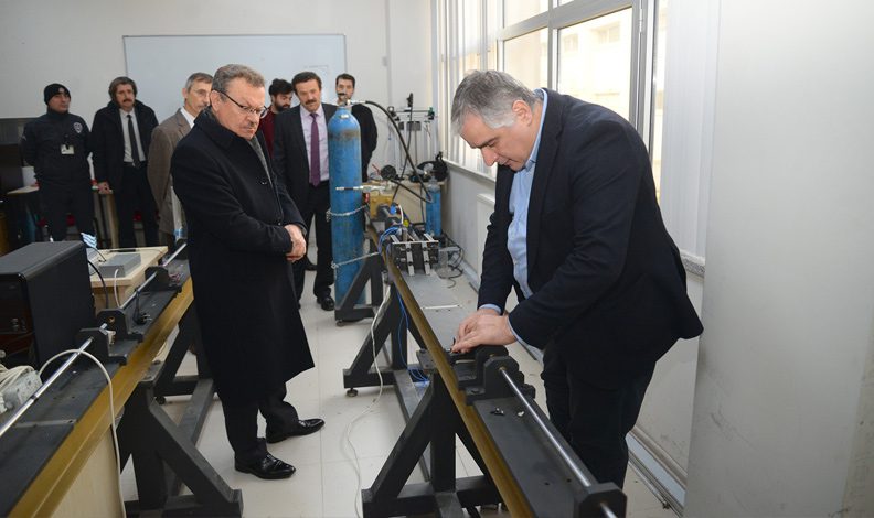 BUÜ Rektörü Kılavuz, UMİMAG Laboratuvarlarını ziyaret etti