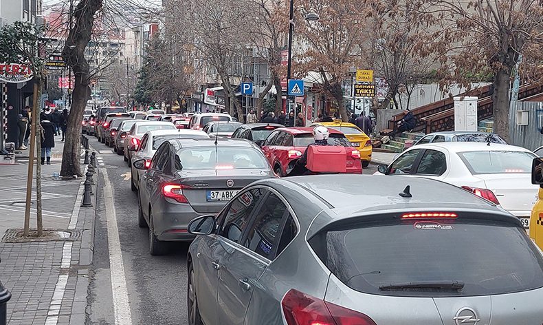 1 milyona 300 bin araç