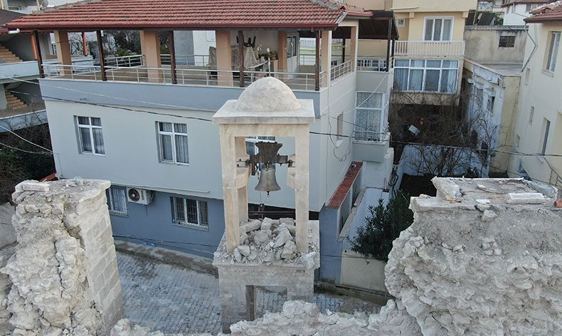 700 yıllık Ortodoks Kilisesi depremde yıkıldı