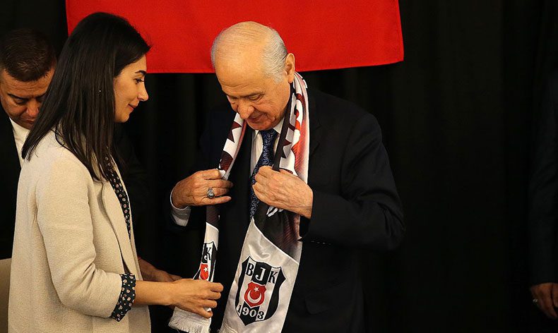 Devlet Bahçeli Beşiktaş üyeliğinden istifa etti