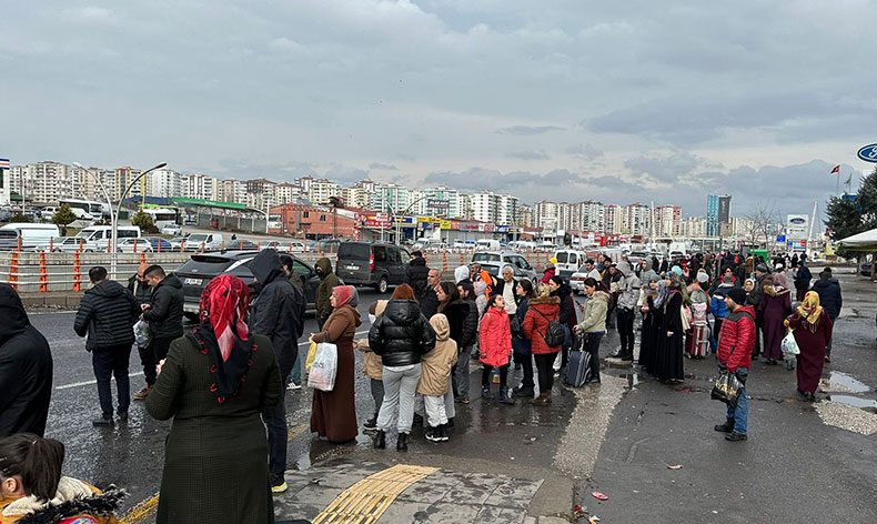Diyarbakır’da vatandaşlar şehri terk ediyor