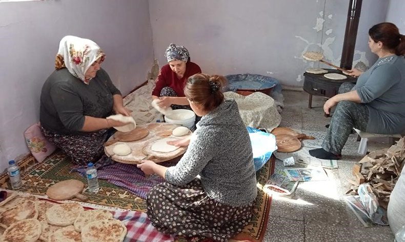 Anadolu kadınlarından bazlama desteği