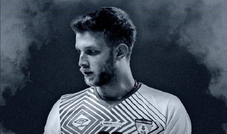 Eskişehirli milli voleybolcudan kötü haber