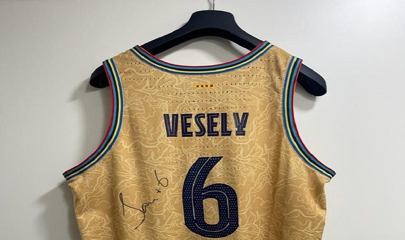Bogdan Bogdanovic ve Jan Vesely’nin formaları destek için satışta
