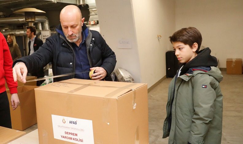 Galatasaray Spor Kulübü Futbol Direktörü Cenk Ergün oğluyla birlikte çalışmalara destek verdi
