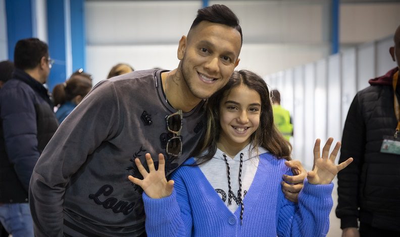 Beşiktaşlı futbolcu Josef de Souza, depremde ailesini kaybetmiş 1 kız çocuğu evlat edinecek