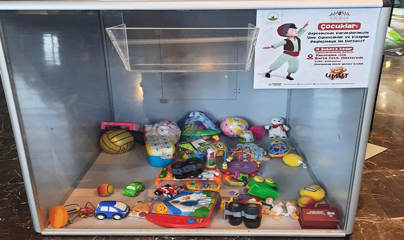 Osmangazi’den depremzede çocuklara oyuncak kumbarası
