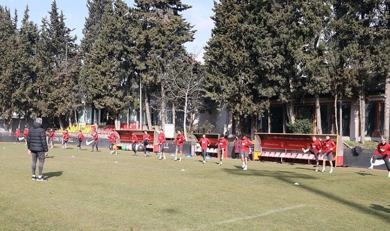 Galatasaray hazırlıklarını sürdürüyor