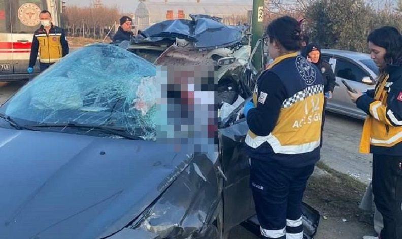 Bursa’da Tıra çarpan kadın sürücü hayatını kaybetti