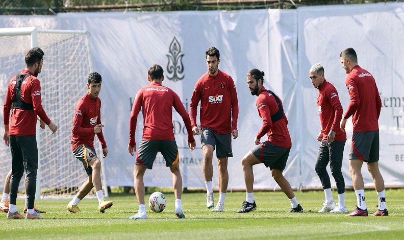 Galatasaray hazırlıklarını sürdürdü