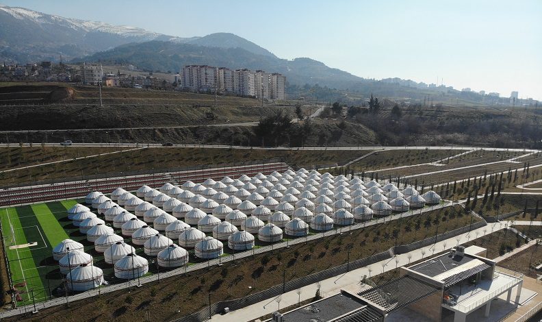 Yurt çadırlar sıcak yuva oldu