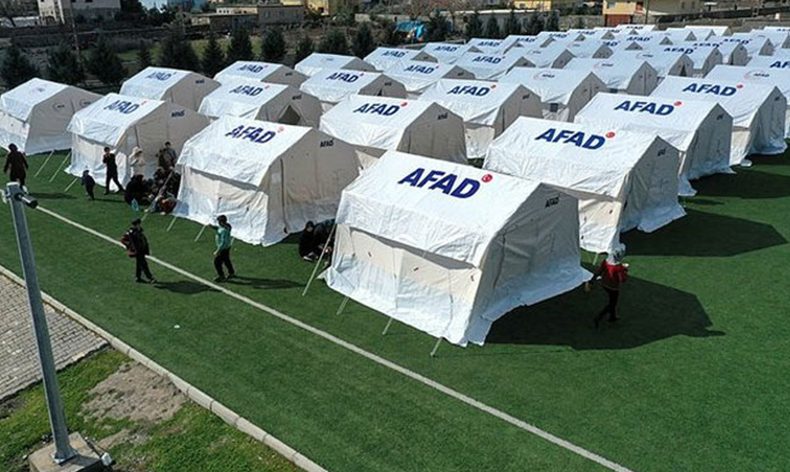 Depremzedeler için oluşturulan tahliye noktaları