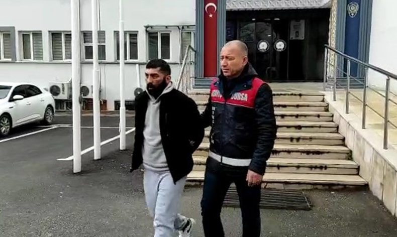 Lüks araçların farlarını çalan şüpheli kıskıvrak yakalandı