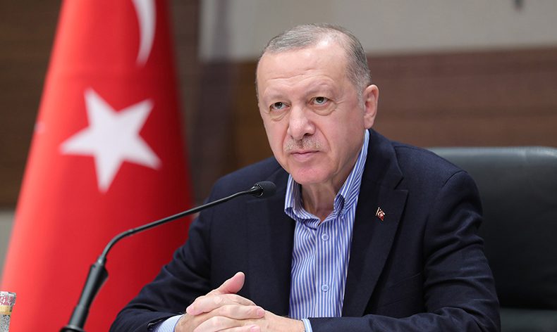 Cumhurbaşkanı Erdoğan depremin vurduğu illerin valileriyle görüştü