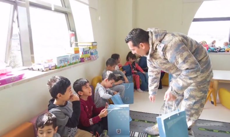 MSB’den depremzede çocuklara ziyaret