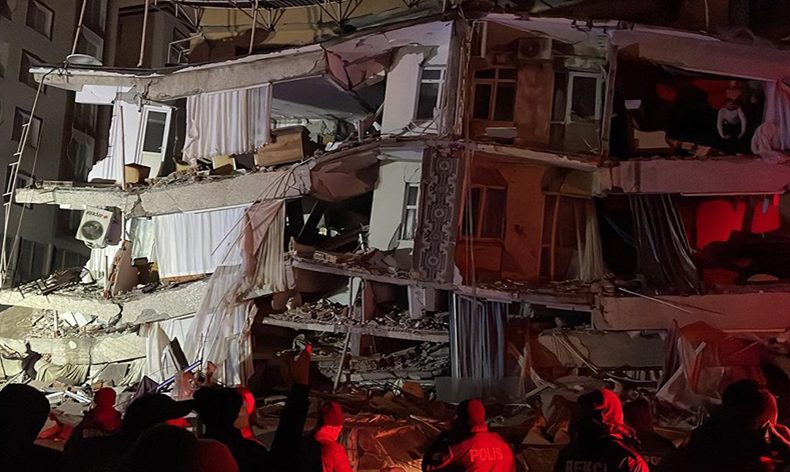 Artçı sarsıntılar en az 1 yıl devam edecek