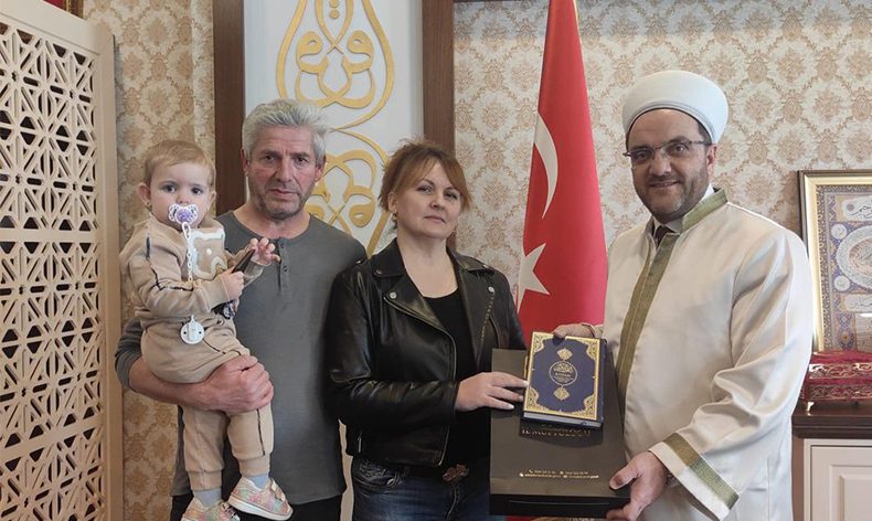 Ukrayna vatandaşı kadın Müslüman oldu