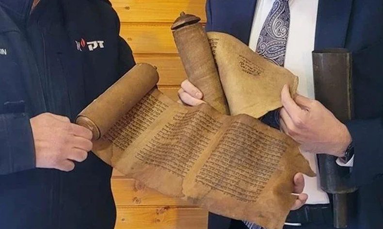 Ester parşömeni Türkiye Hahambaşılığı tarafından muhafaza ediliyor