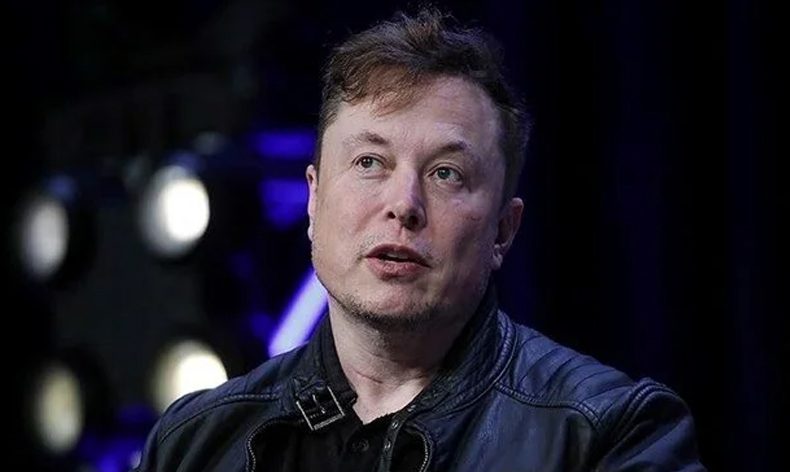 Elon Musk unvanını geri aldı