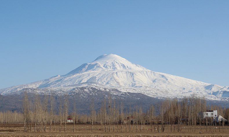 Ağrı Dağı’ndan kartpostallık görüntü
