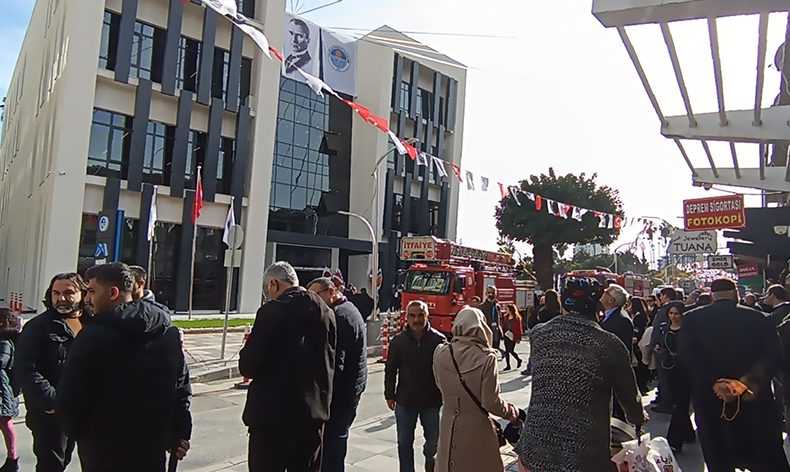 Açılışı yapıldıktan 15 dakika sonra yangın çıktı