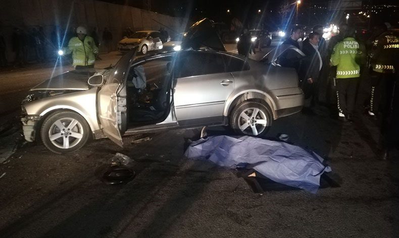 Karşı şeride geçen otomobil cipe çarptı