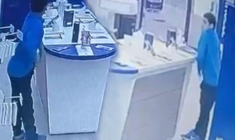 Kulaklığı çalıp iç çamaşırına sakladı