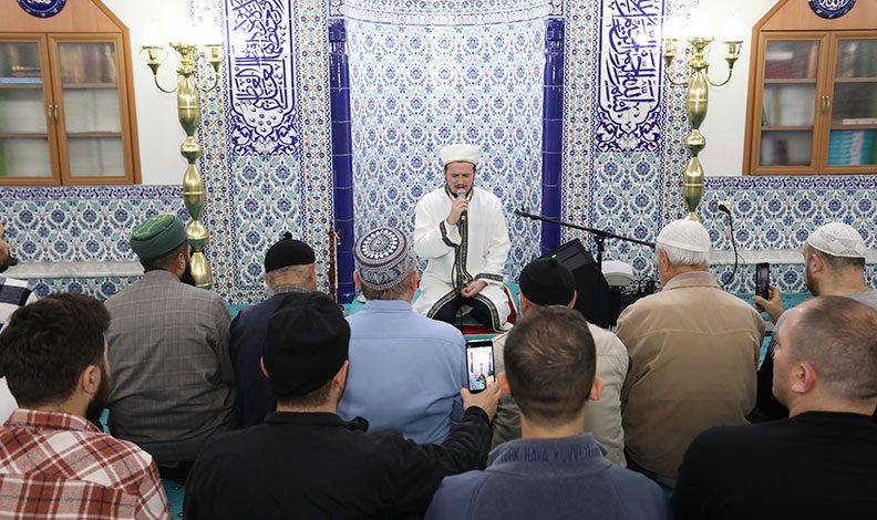 Osman Bostancı İnegöl cemaatiyle buluştu